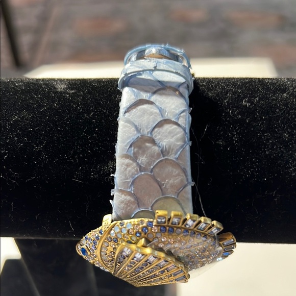 Heidi Daus Gold and Blue Fish Design Bracelet. WA431. Watch hidden behind fin - Picture 3 of 13